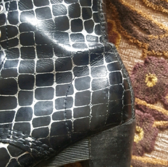 Doc Martens Black Silver 7 eye Heeled Boots - Picture 6 of 10